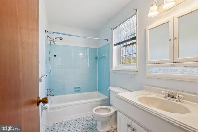 15 WRIGHT LOOP, Williamstown, NJ 08094