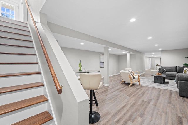 850 Janacek ROAD, Brookfield, WI 53045