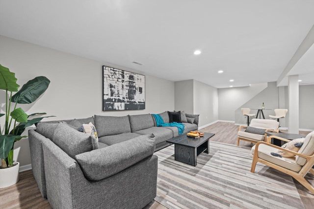 850 Janacek ROAD, Brookfield, WI 53045