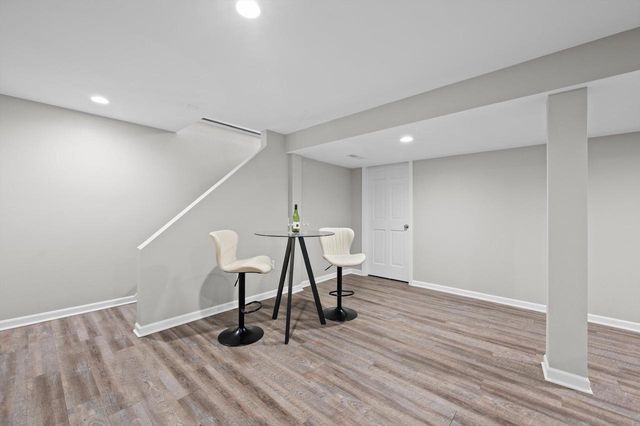 850 Janacek ROAD, Brookfield, WI 53045