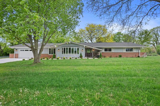 850 Janacek ROAD, Brookfield, WI 53045
