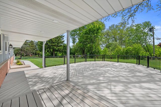 850 Janacek ROAD, Brookfield, WI 53045