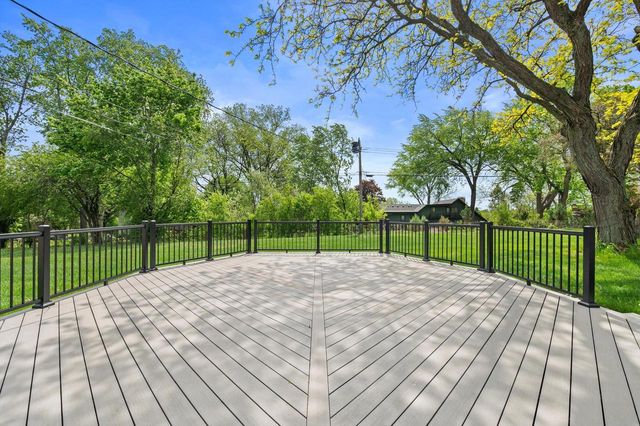 850 Janacek ROAD, Brookfield, WI 53045
