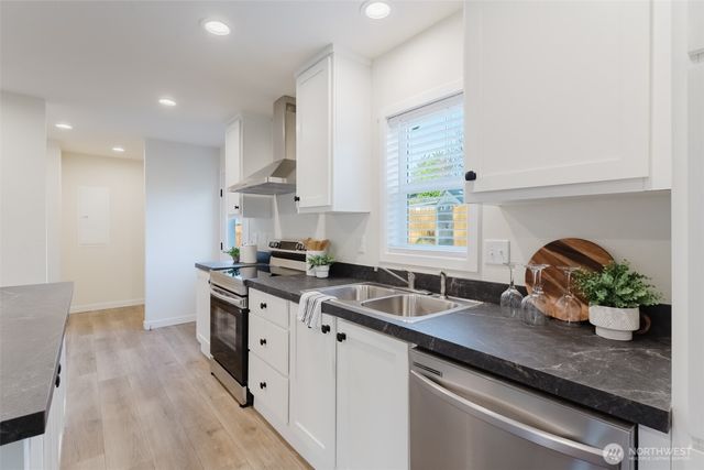 8416 Donald Way, Blaine, WA 98230