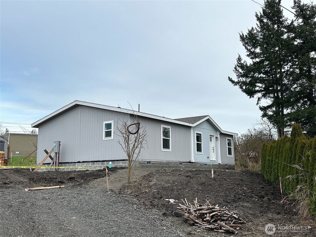 8416 Donald Way, Blaine, WA 98230