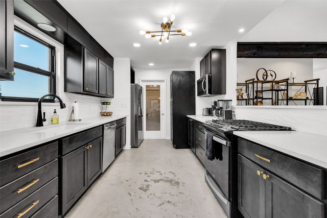 1382 Forest Lane, Catoosa, OK 74015