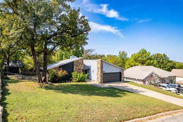 1382 Forest Lane, Catoosa, OK 74015