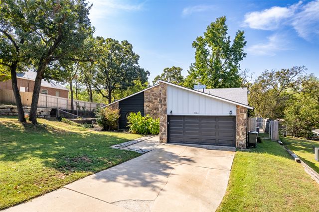 1382 Forest Lane, Catoosa, OK 74015