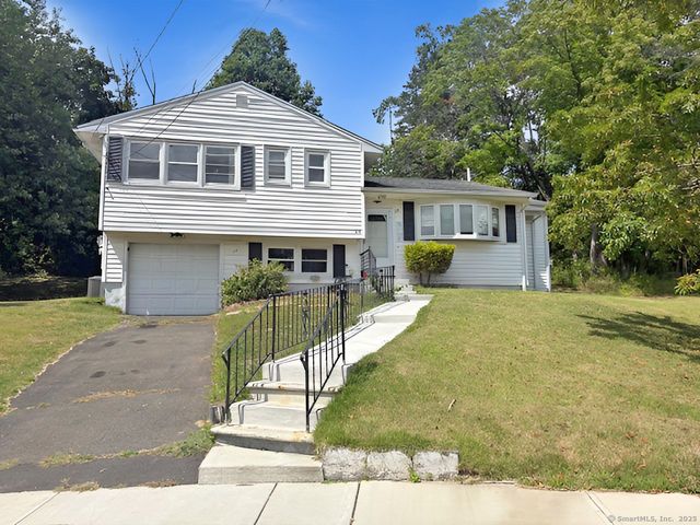26 Elliot Drive, Hamden, CT 06514