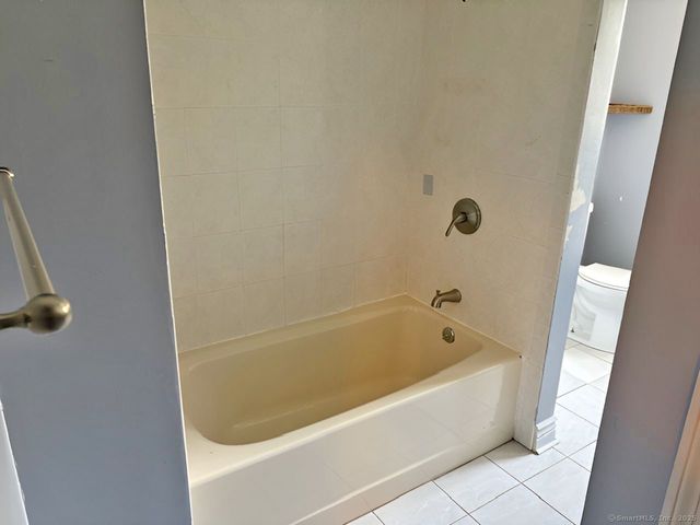 26 Elliot Drive, Hamden, CT 06514