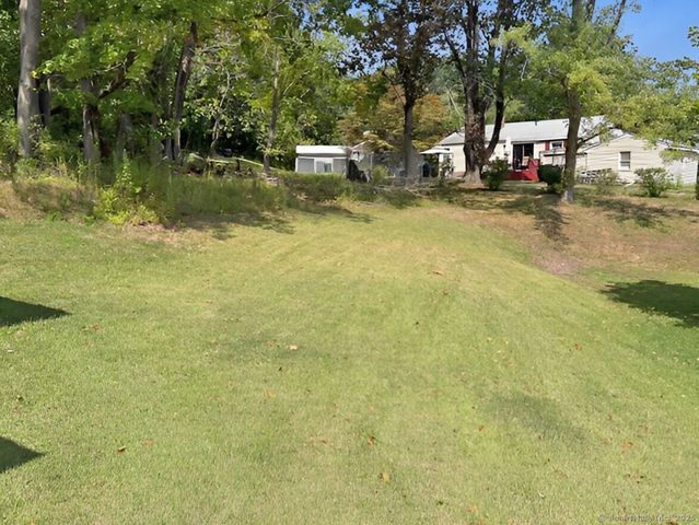 26 Elliot Drive, Hamden, CT 06514