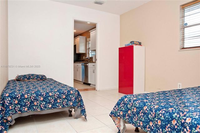 458 SE Doat St, Port St. Lucie, FL 34983