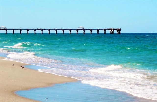 458 SE Doat St, Port St. Lucie, FL 34983