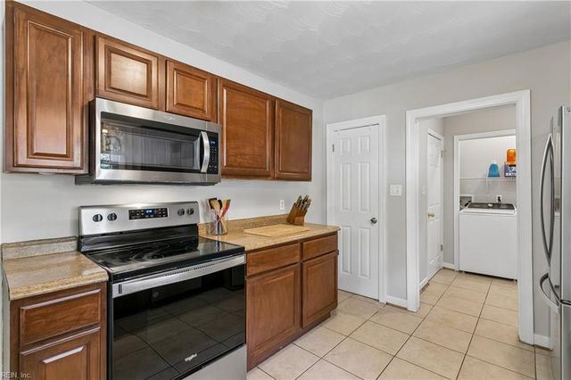 134 Saint Stephens DR, Newport News, VA 23602