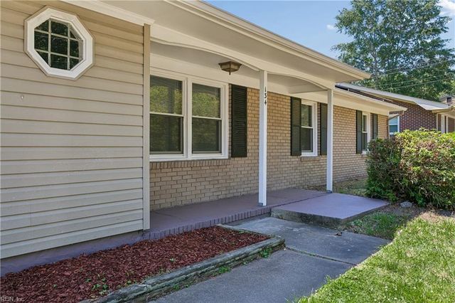 134 Saint Stephens DR, Newport News, VA 23602