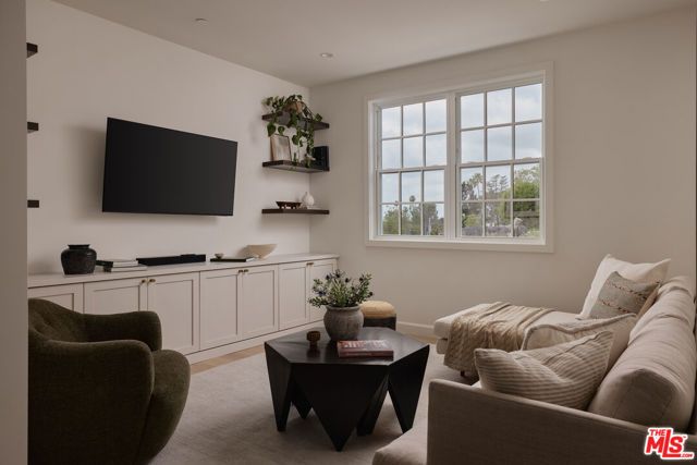 1108 E Palm Street, Altadena, CA 91001