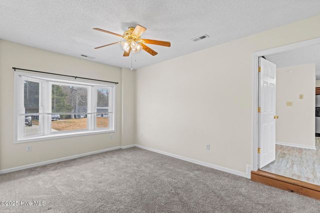 1041 Birchwood Lane, Jacksonville, NC 28546