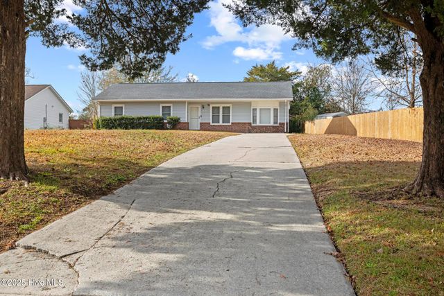 1041 Birchwood Lane, Jacksonville, NC 28546