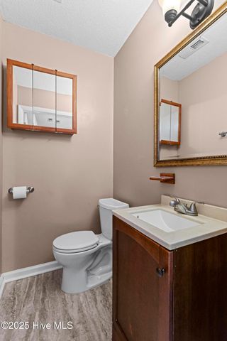 1041 Birchwood Lane, Jacksonville, NC 28546