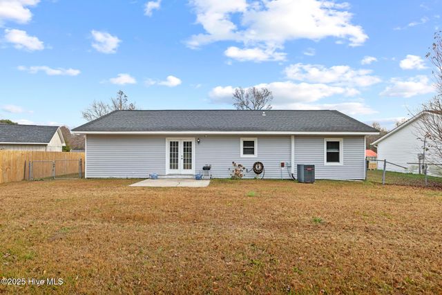 1041 Birchwood Lane, Jacksonville, NC 28546