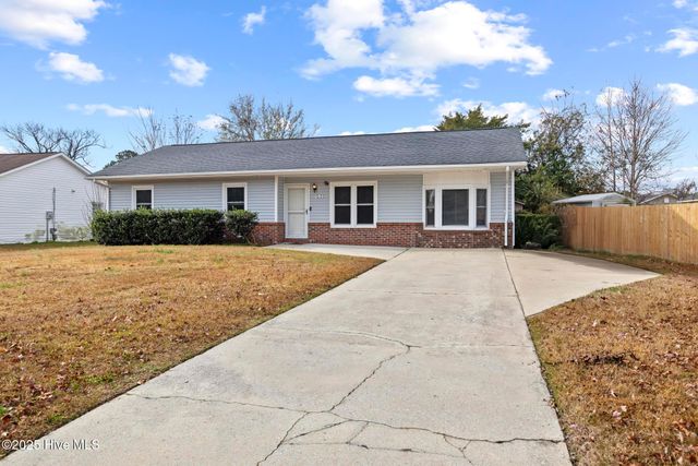 1041 Birchwood Lane, Jacksonville, NC 28546