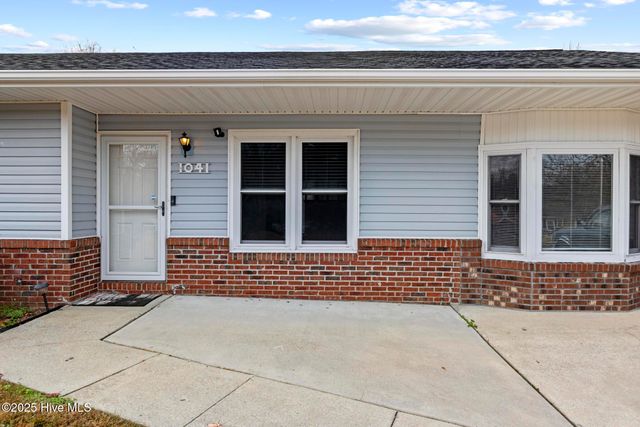 1041 Birchwood Lane, Jacksonville, NC 28546