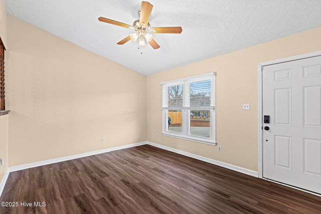 1041 Birchwood Lane, Jacksonville, NC 28546