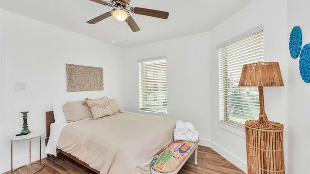 2825 Ball Street, Galveston, TX 77550