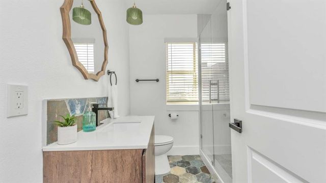 2825 Ball Street, Galveston, TX 77550