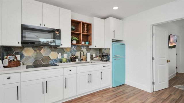 2825 Ball Street, Galveston, TX 77550