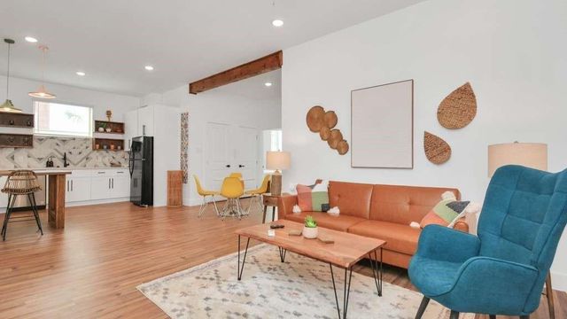 2825 Ball Street, Galveston, TX 77550
