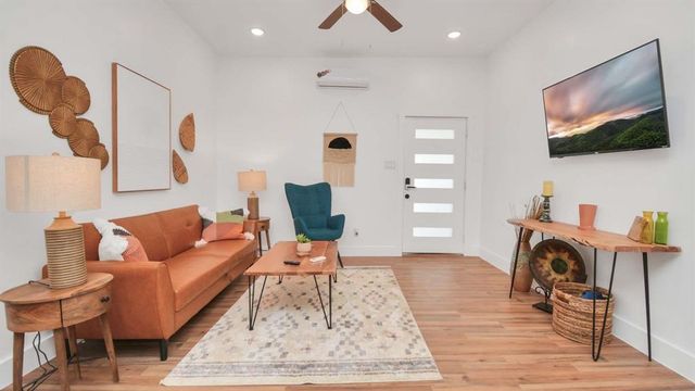 2825 Ball Street, Galveston, TX 77550