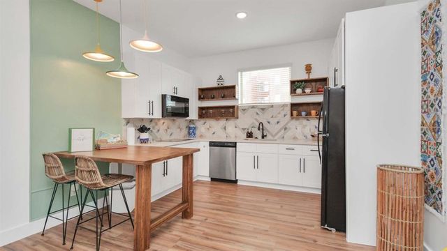 2825 Ball Street, Galveston, TX 77550