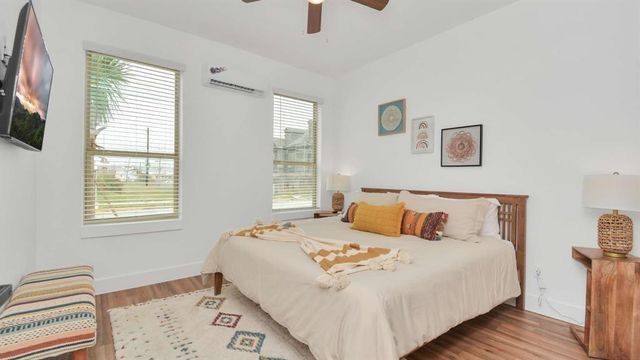 2825 Ball Street, Galveston, TX 77550