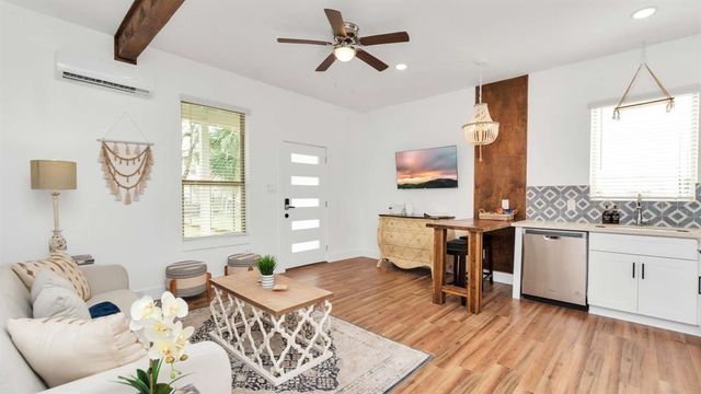 2825 Ball Street, Galveston, TX 77550