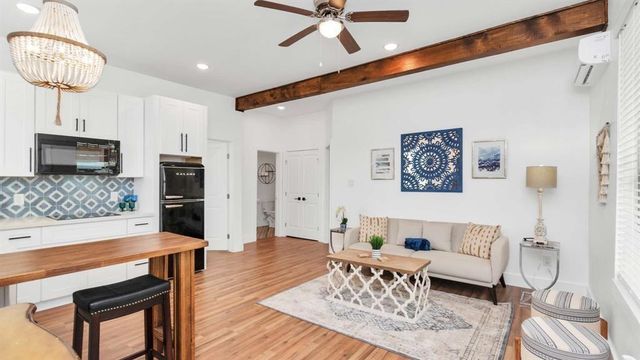 2825 Ball Street, Galveston, TX 77550
