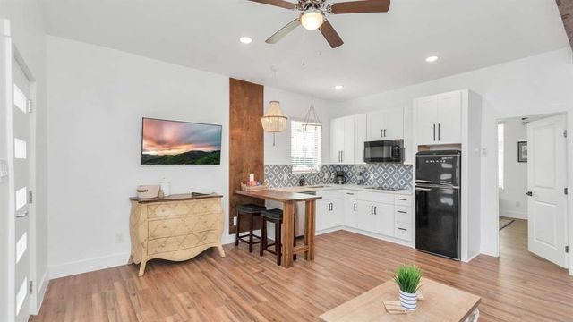 2825 Ball Street, Galveston, TX 77550