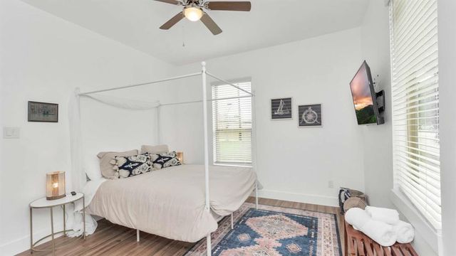 2825 Ball Street, Galveston, TX 77550