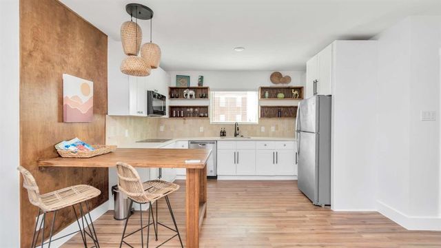 2825 Ball Street, Galveston, TX 77550