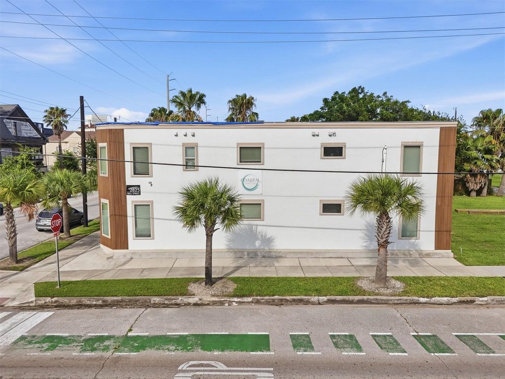 2825 Ball Street, Galveston, TX 77550