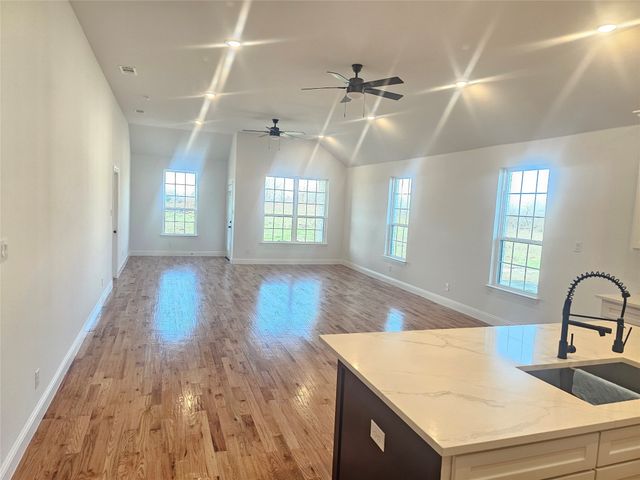 3410 Dobbins Road, Corsicana, TX 75110