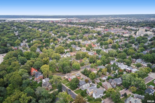 1510 W PARKSIDE Drive, Peoria, IL 61606