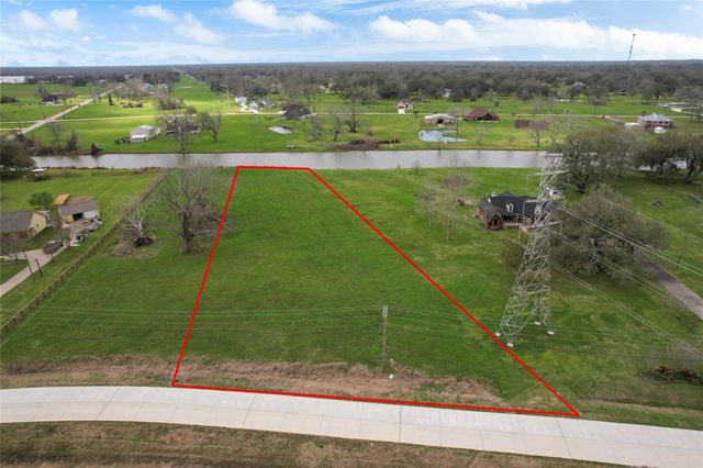 708 Winchester Trail, Angleton, TX 77515