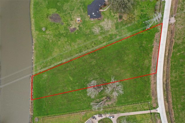 708 Winchester Trail, Angleton, TX 77515