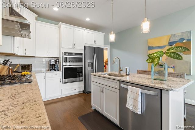 23822 Seminole Trail, Novi, MI 48375
