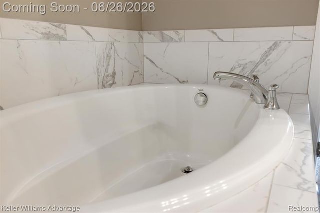 23822 Seminole Trail, Novi, MI 48375
