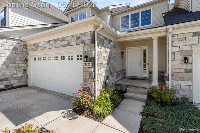 23822 Seminole Trail, Novi, MI 48375