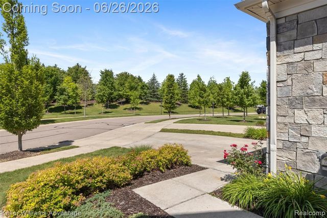 23822 Seminole Trail, Novi, MI 48375