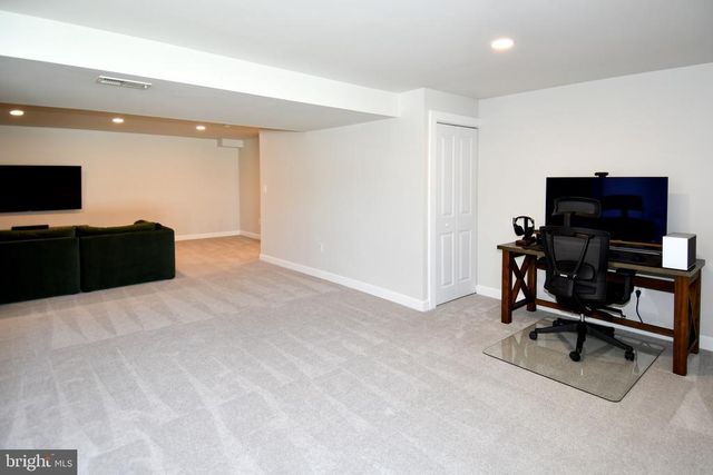 5042 GODWINS LANDING DR, Remington, VA 22734