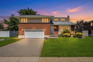 4 Balsam Drive, Hicksville, NY 11801